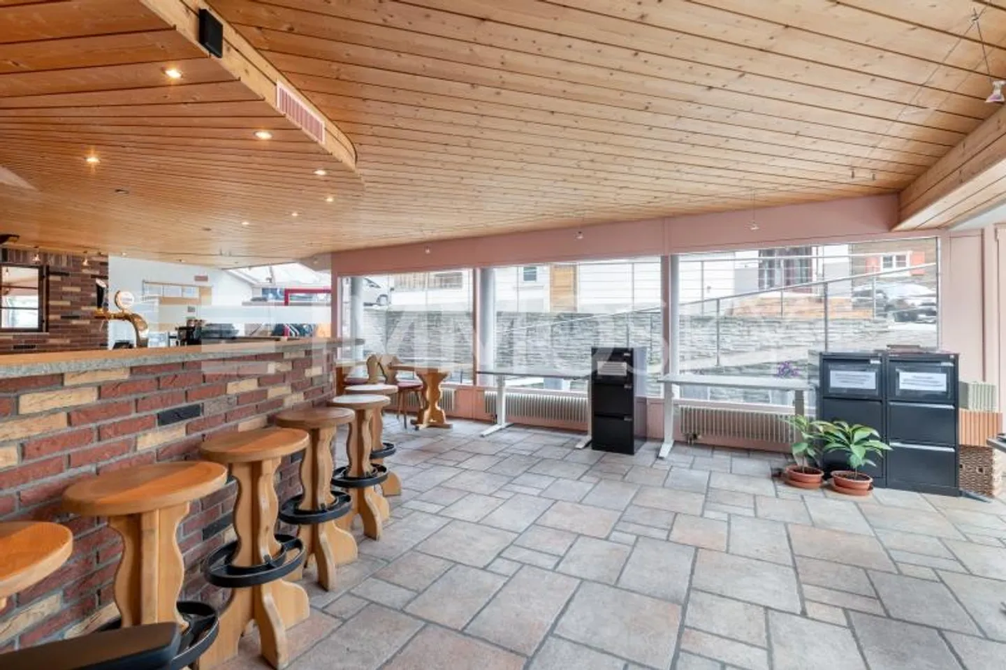 Posizione centrale per la tua attività - Spazio commerciale con potenziale - Foto 6 di 7