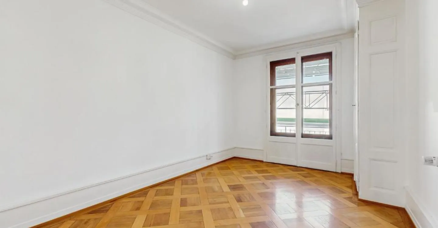 Appartement entièrement rénové - Photo 3 sur 5