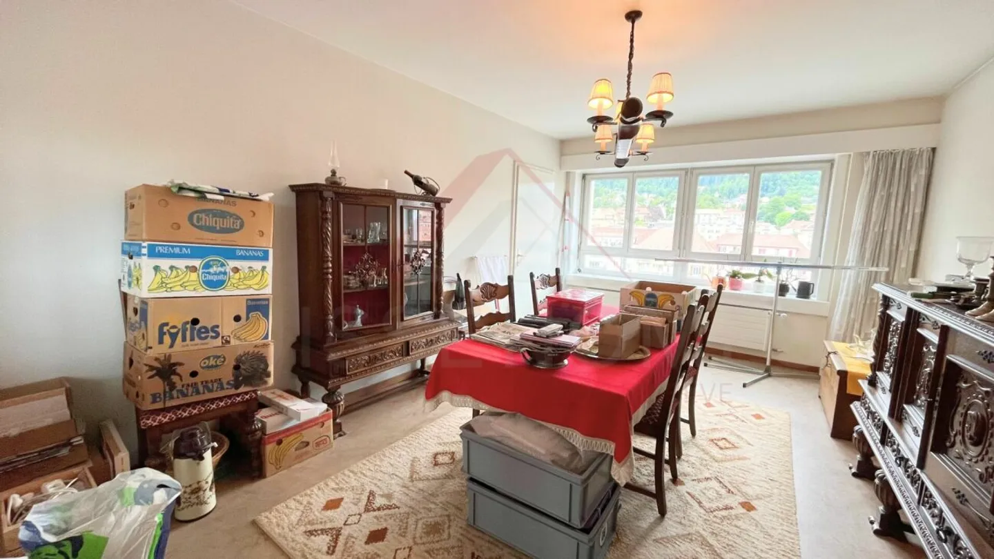 La Chaux-de-Fonds - Großes 5.5-Zimmer (150 m²) im 8. Stock mit Aufzug und Panoramablick - Foto 11 von 12