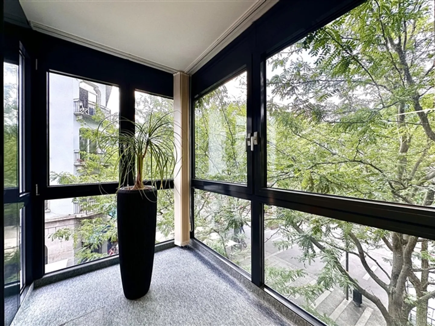 Luxury offices at Place du Midi - strategic location in Sion - Photo 9 of 12