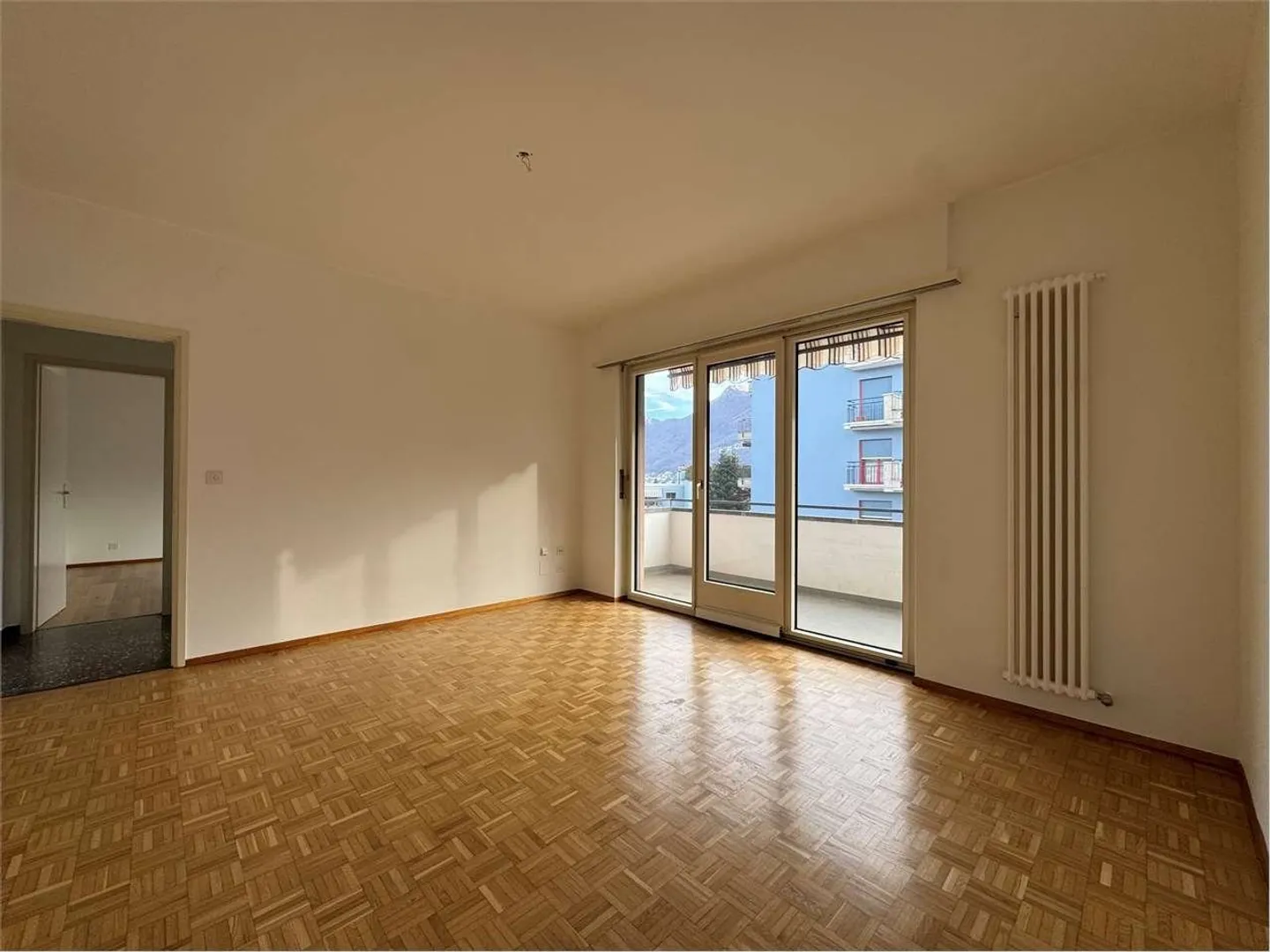 2.5-room apartment in Lugano 3 minutes walk from the Moncucco clinic - Photo 2 of 5