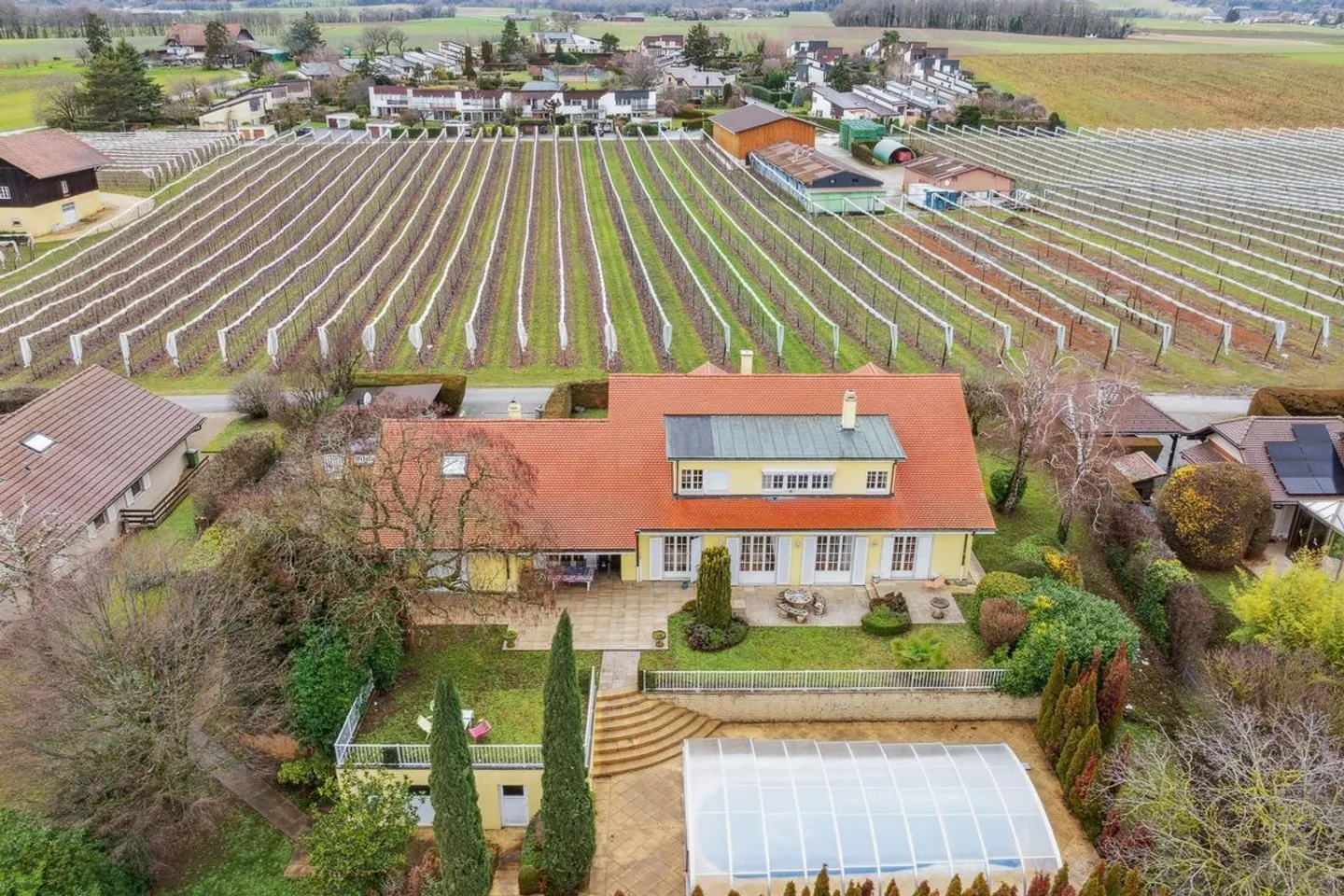 TO BE GRABBED - 20 MINUTES AIRPORT? SUBLIME FAMILY HOUSE - Photo 2 of 13