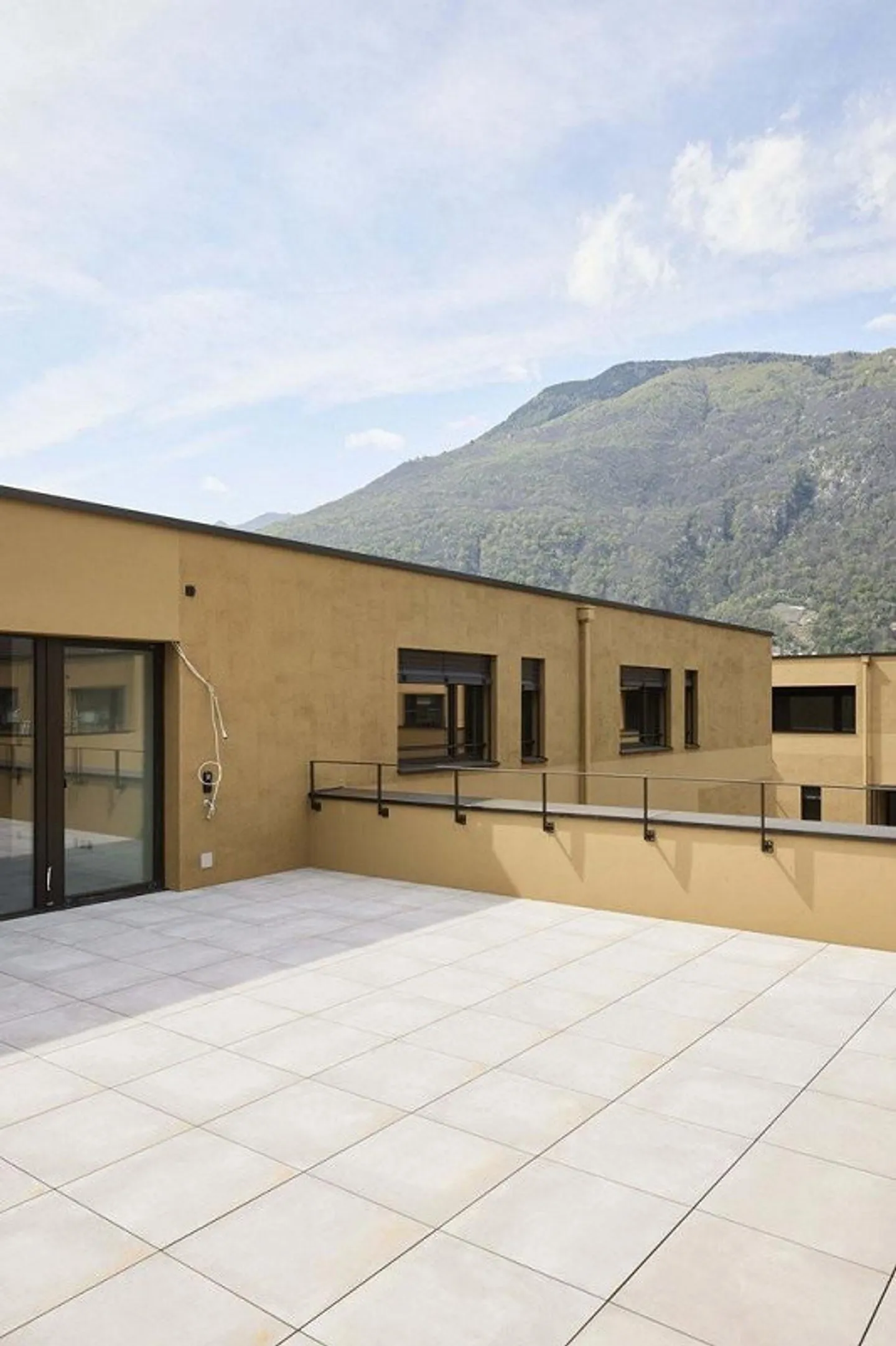 Appartements 3.5 pièces de construction récente au centre de Bellinzona - Photo 2 sur 5