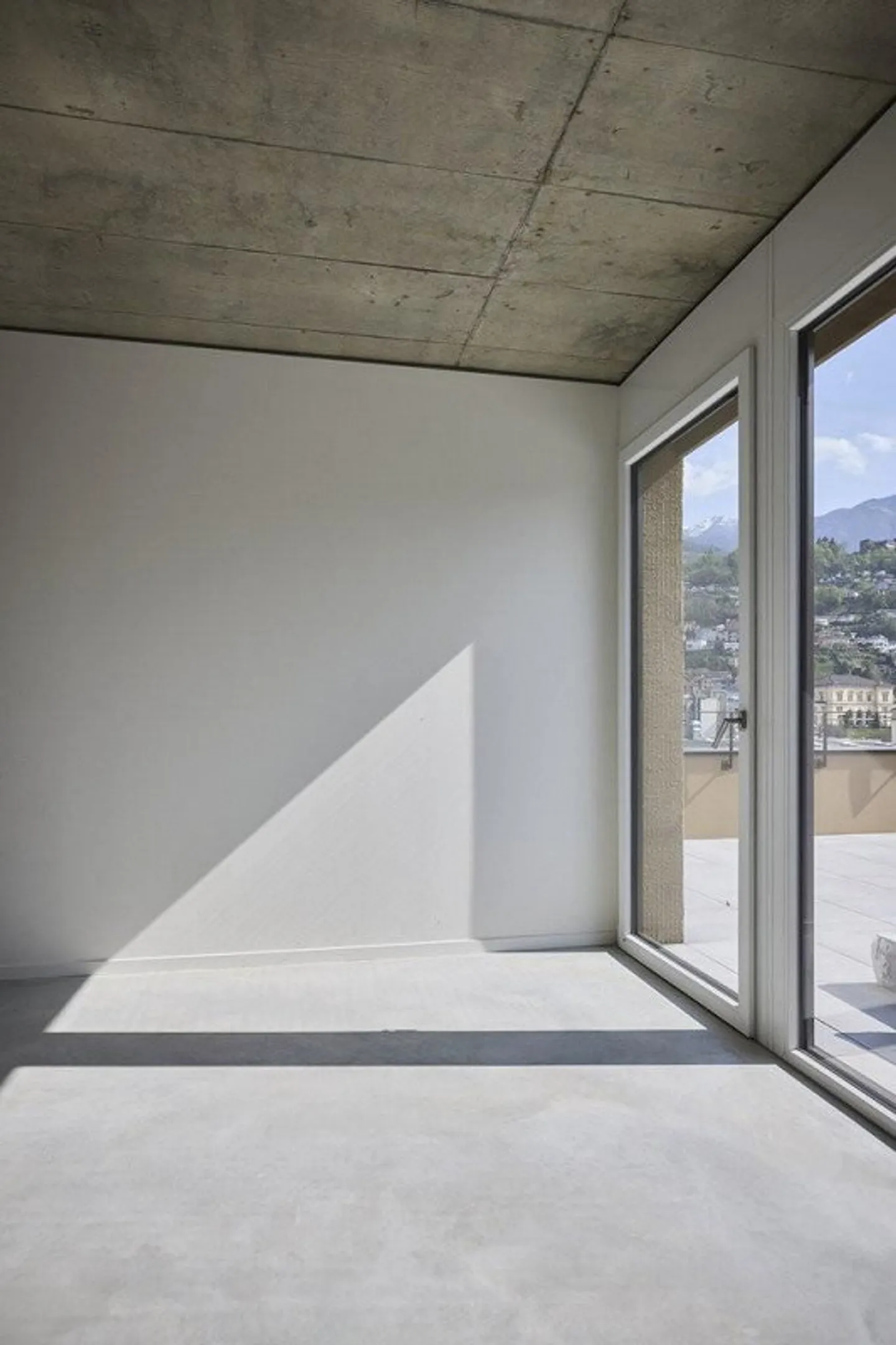 Appartements 3.5 pièces de construction récente au centre de Bellinzona - Photo 3 sur 5