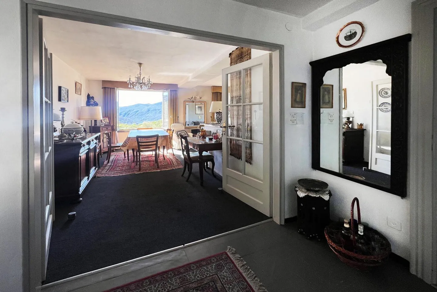 Maison d'intérêt commercial à rénover + terrasse et jardin à Carabbia - Photo 2 sur 10