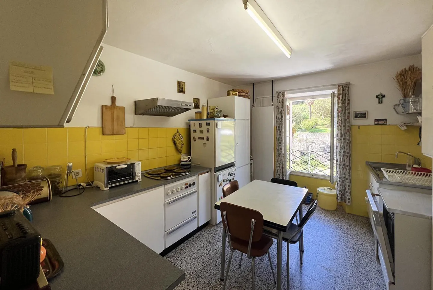 Maison d'intérêt commercial à rénover + terrasse et jardin à Carabbia - Photo 3 sur 10