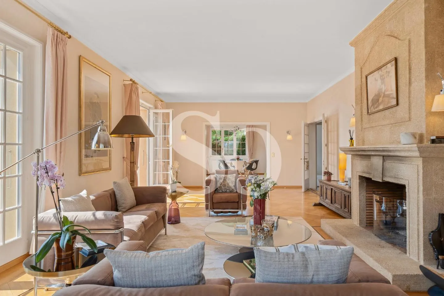 Elegante Villa mit Atemberaubendem Blick - Foto 3 von 12