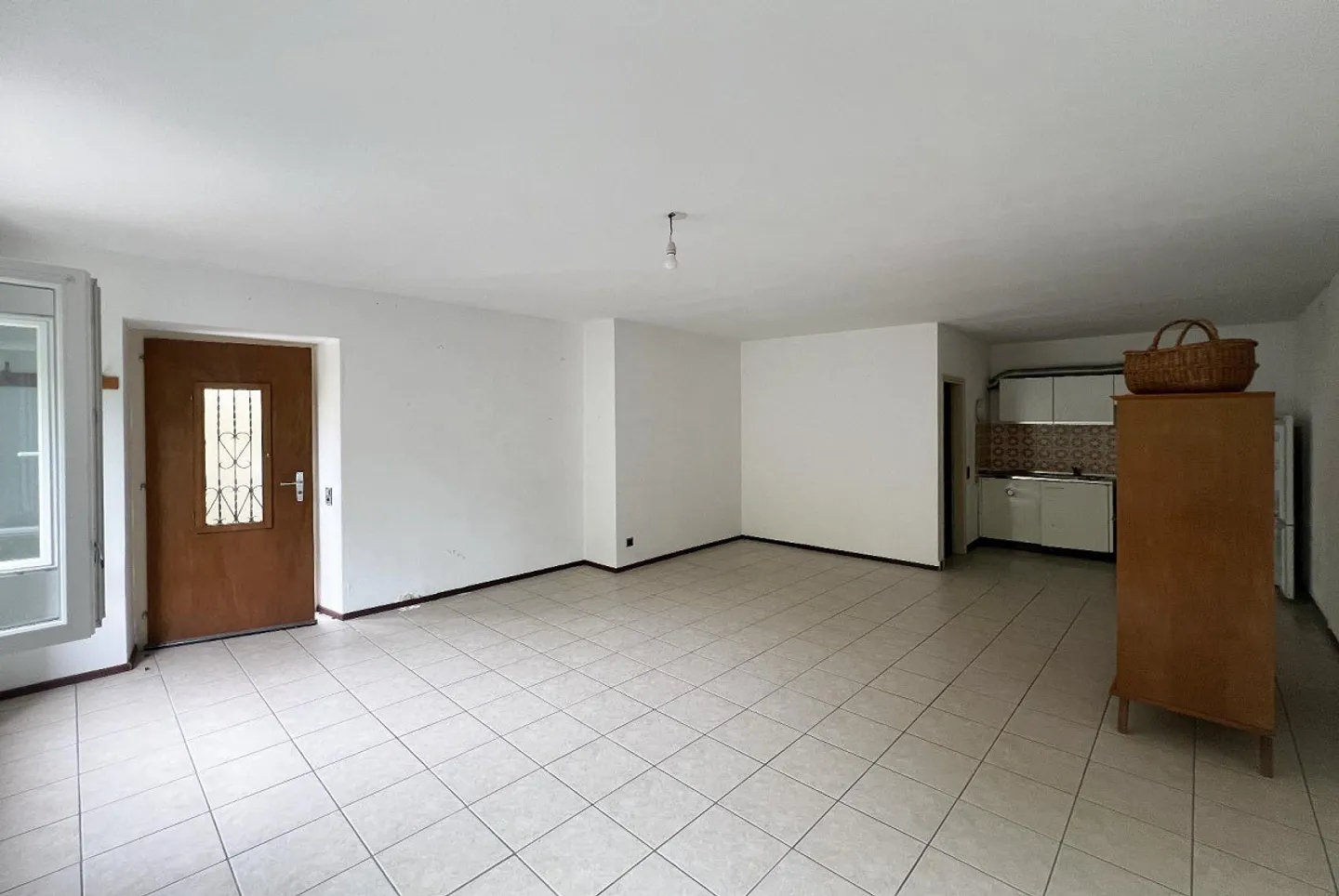 Maison d'intérêt commercial à rénover + terrasse et jardin à Carabbia - Photo 8 sur 10