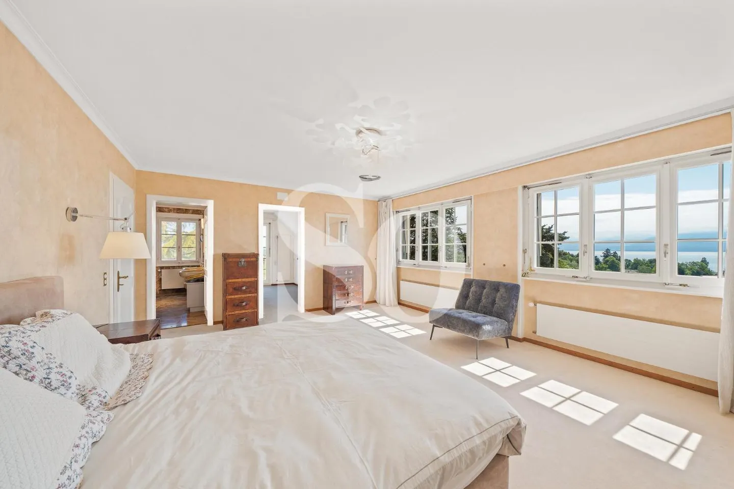 Elegante Villa mit Atemberaubendem Blick - Foto 8 von 12