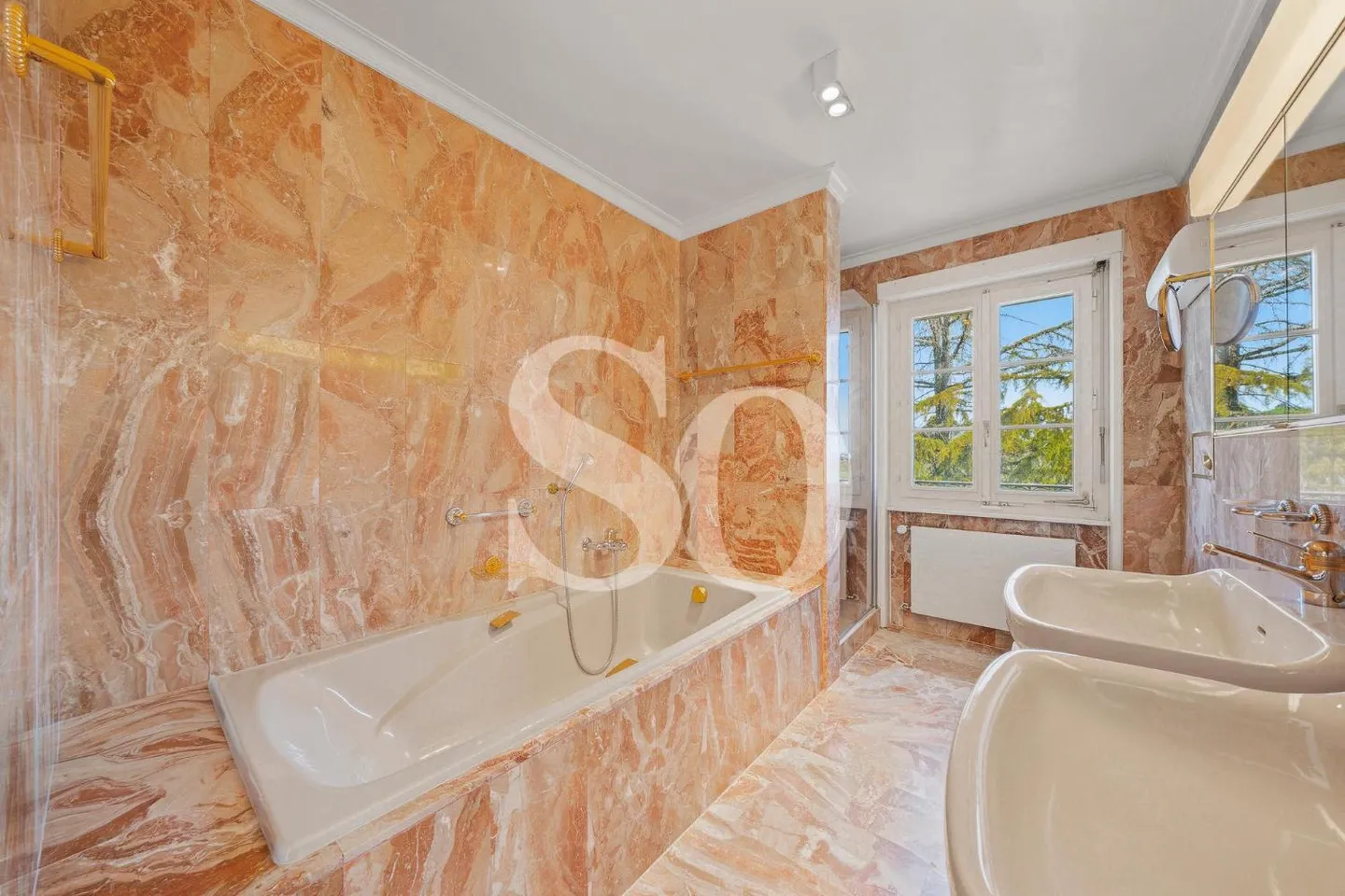 Elegante Villa mit Atemberaubendem Blick - Foto 10 von 12