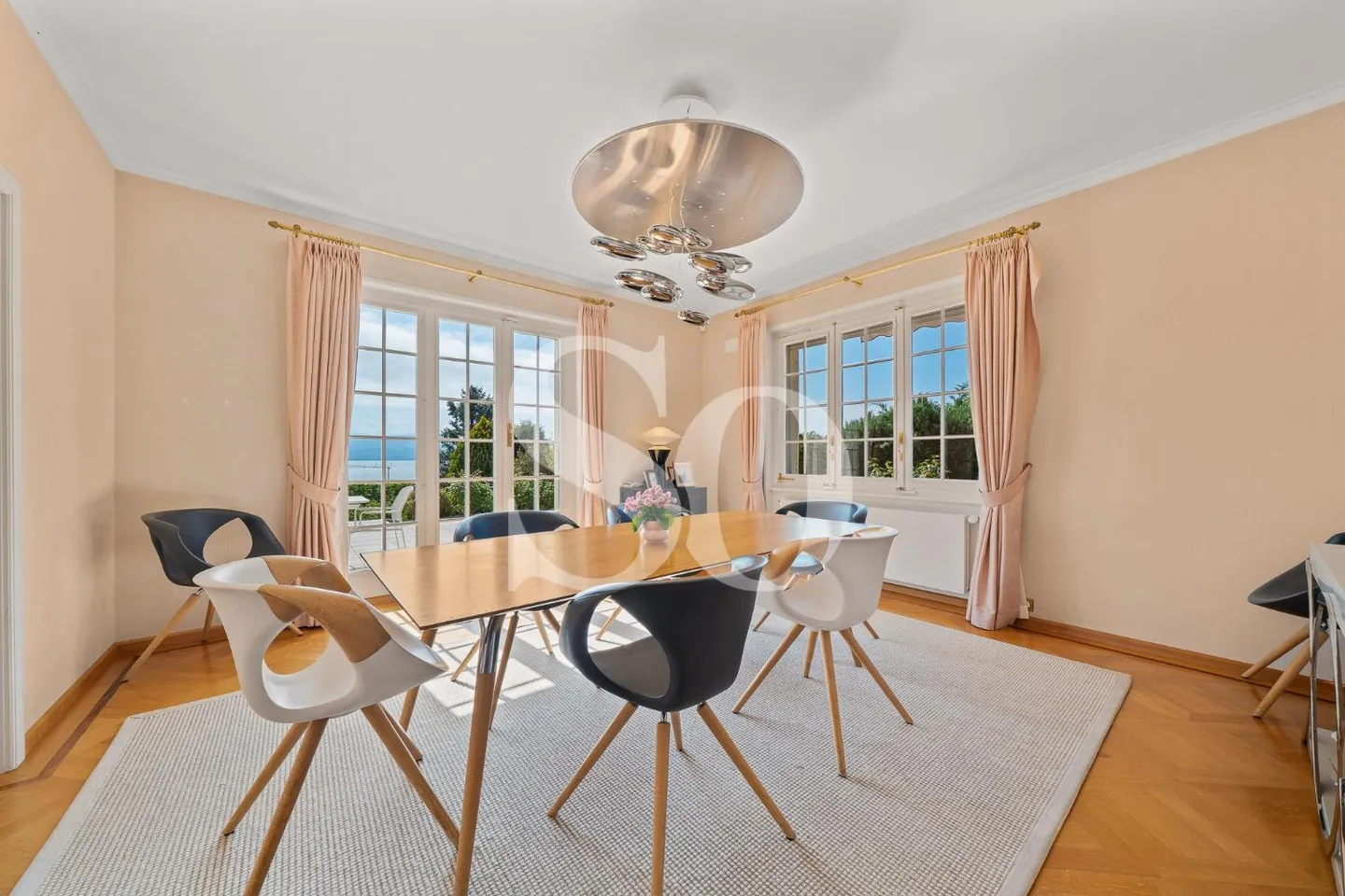 Elegante Villa mit Atemberaubendem Blick - Foto 6 von 12