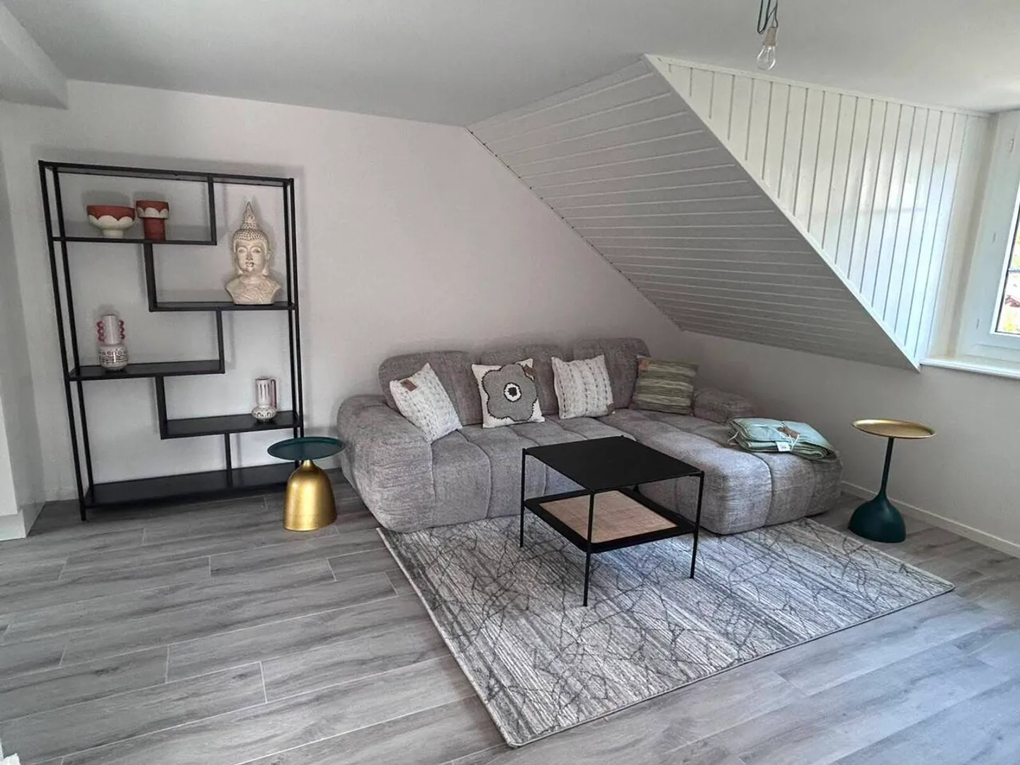 In affitto: Appartamento di 3,5 stanze completamente arredato - Foto 2 di 10
