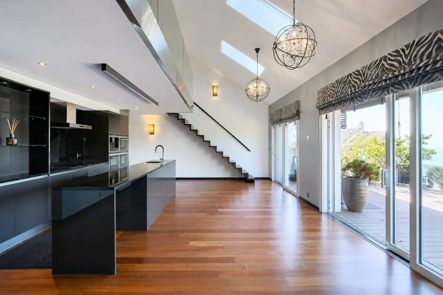 Appartamento Duplex con Vista Lago - Foto 1 di 13
