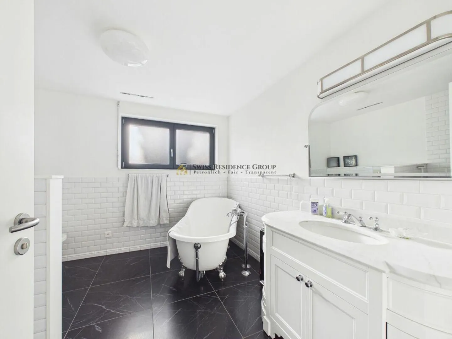 Maison moderne intergénérationnelle avec terrasses, jardin et vue dégagée à Be... - Photo 9 sur 10