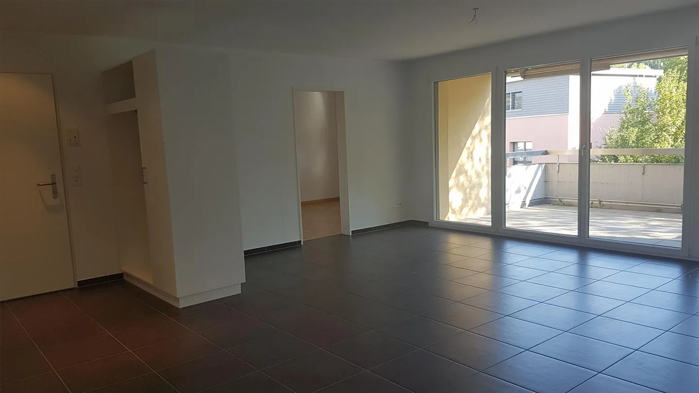 Grosszügige 4.5 Zimmer Wohnung im ruhigen Quartier - Foto 1 von 9