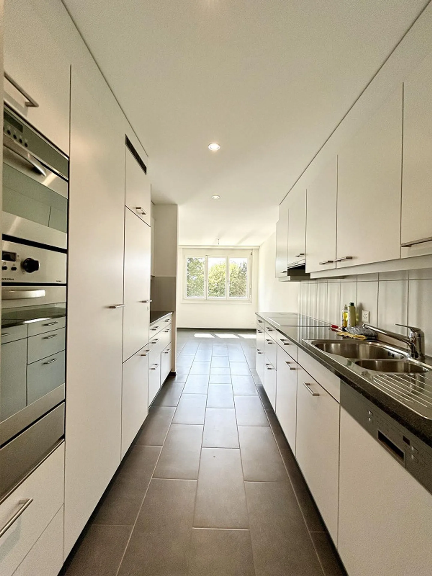 Appartamento moderno 4.5 locali 99m2 in una posizione tranquilla - Foto 4 di 9