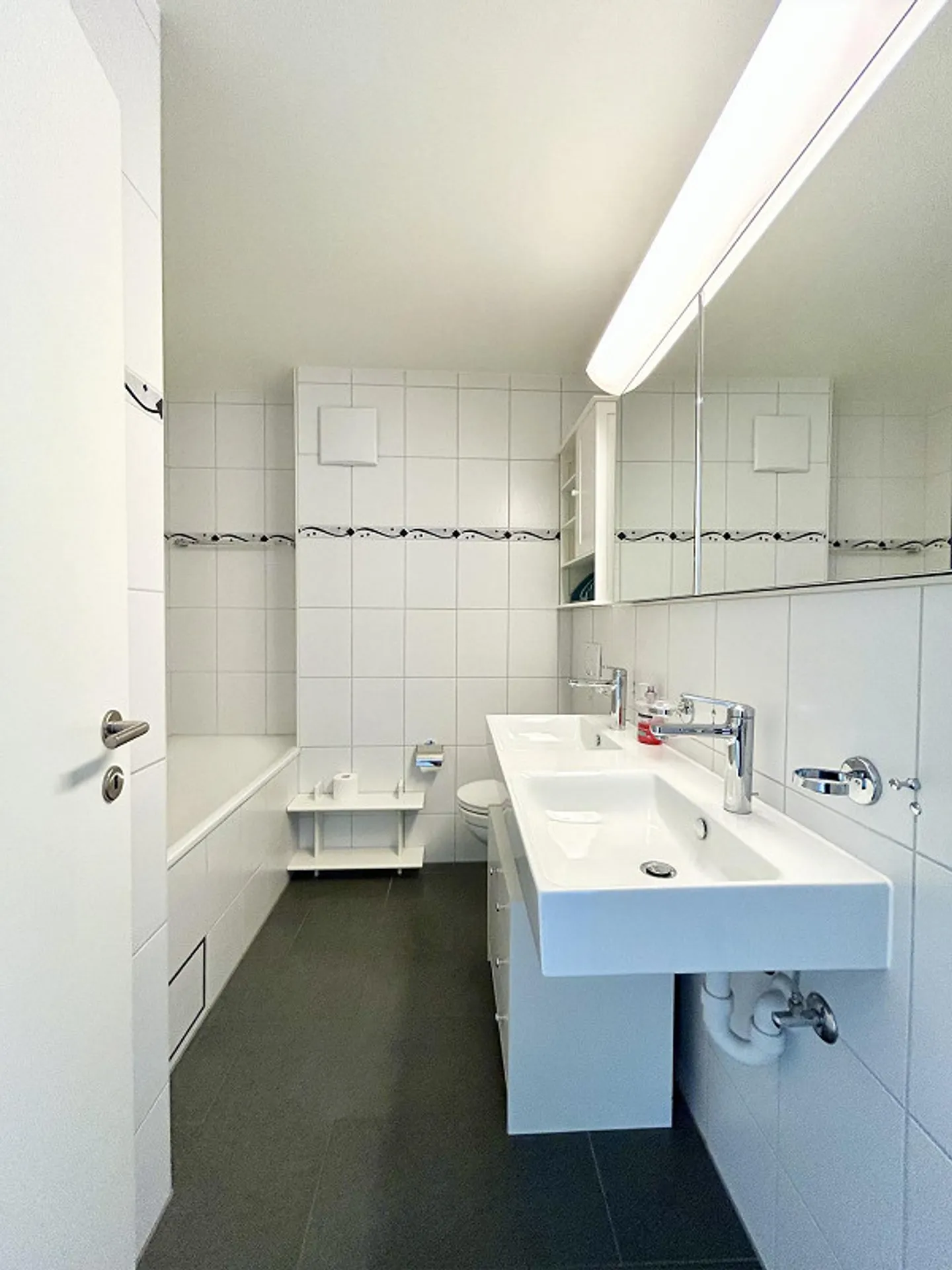Appartamento moderno 4.5 locali 99m2 in una posizione tranquilla - Foto 5 di 9