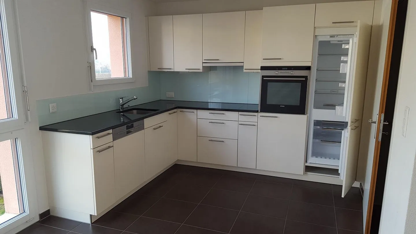 Grosszügige 4.5 Zimmer Wohnung im ruhigen Quartier - Foto 3 von 9