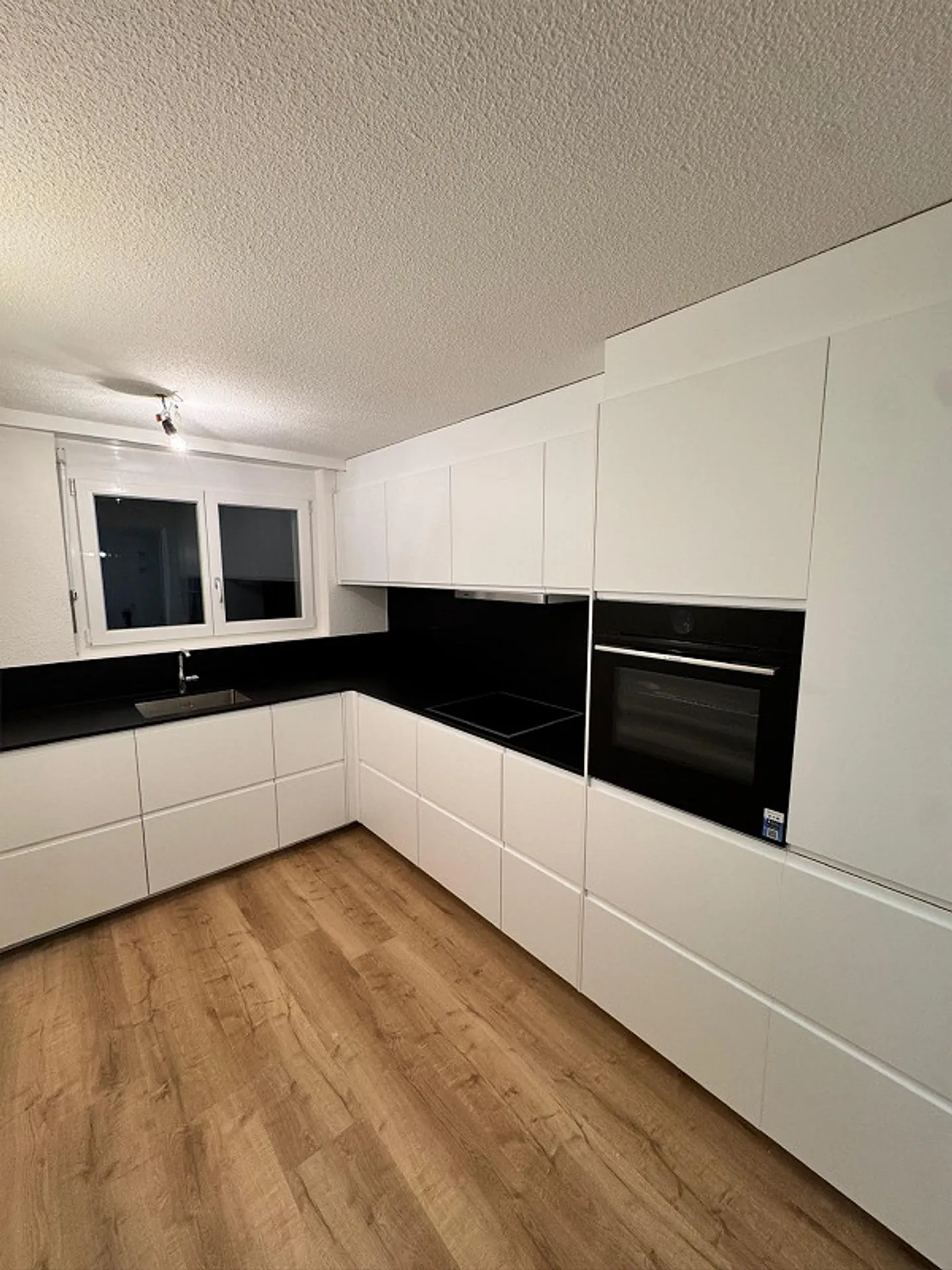 4.5 Room Apartment with Lake View - Photo 1 of 7