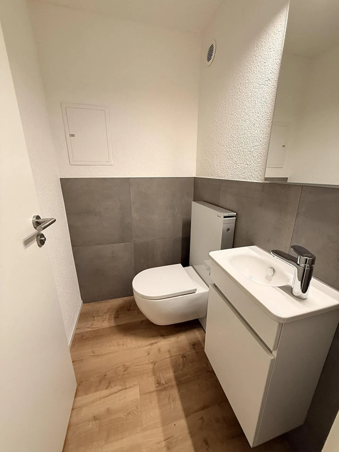 4.5 Room Apartment with Lake View - Photo 4 of 7