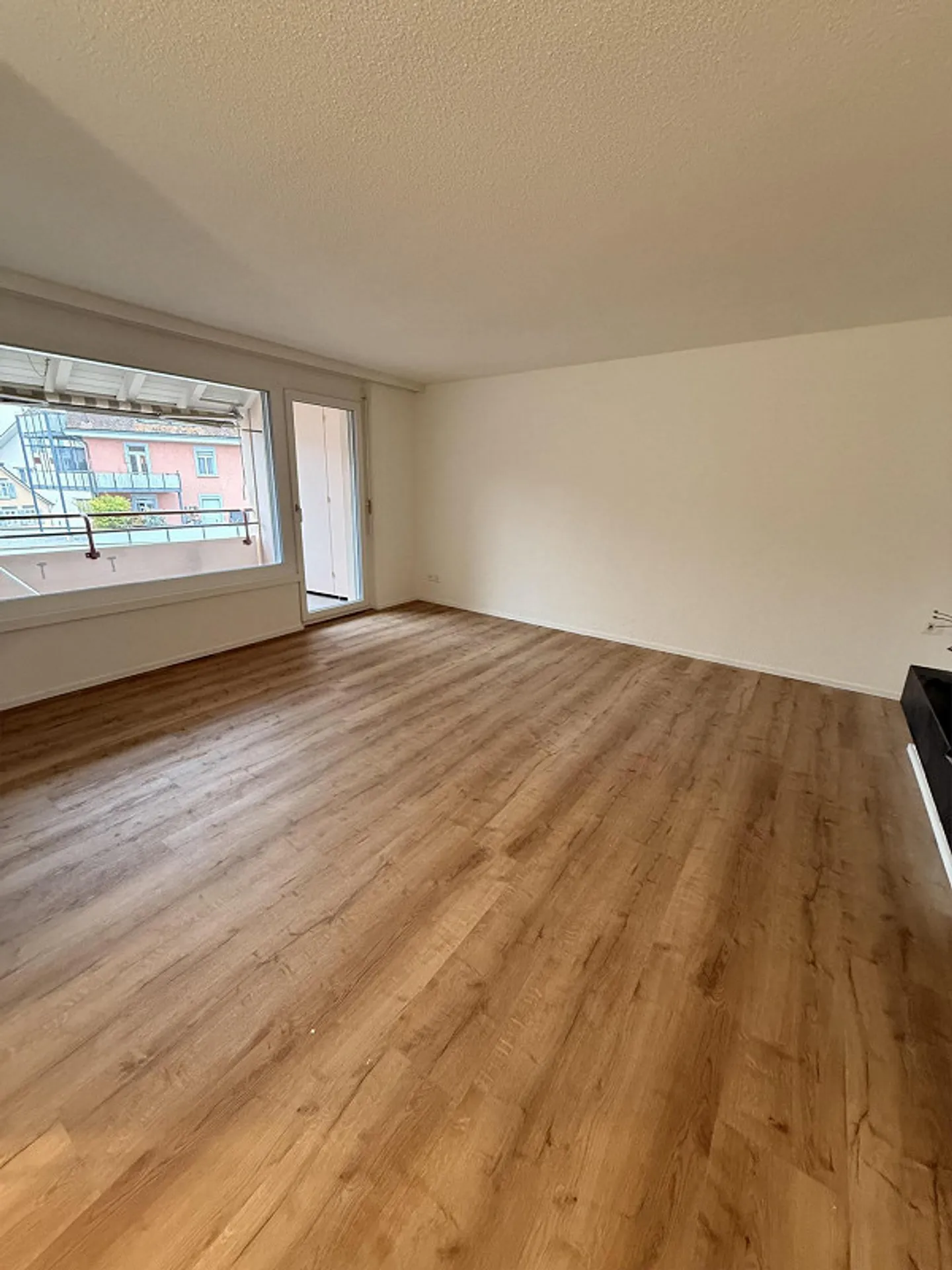 4.5 Room Apartment with Lake View - Photo 2 of 7