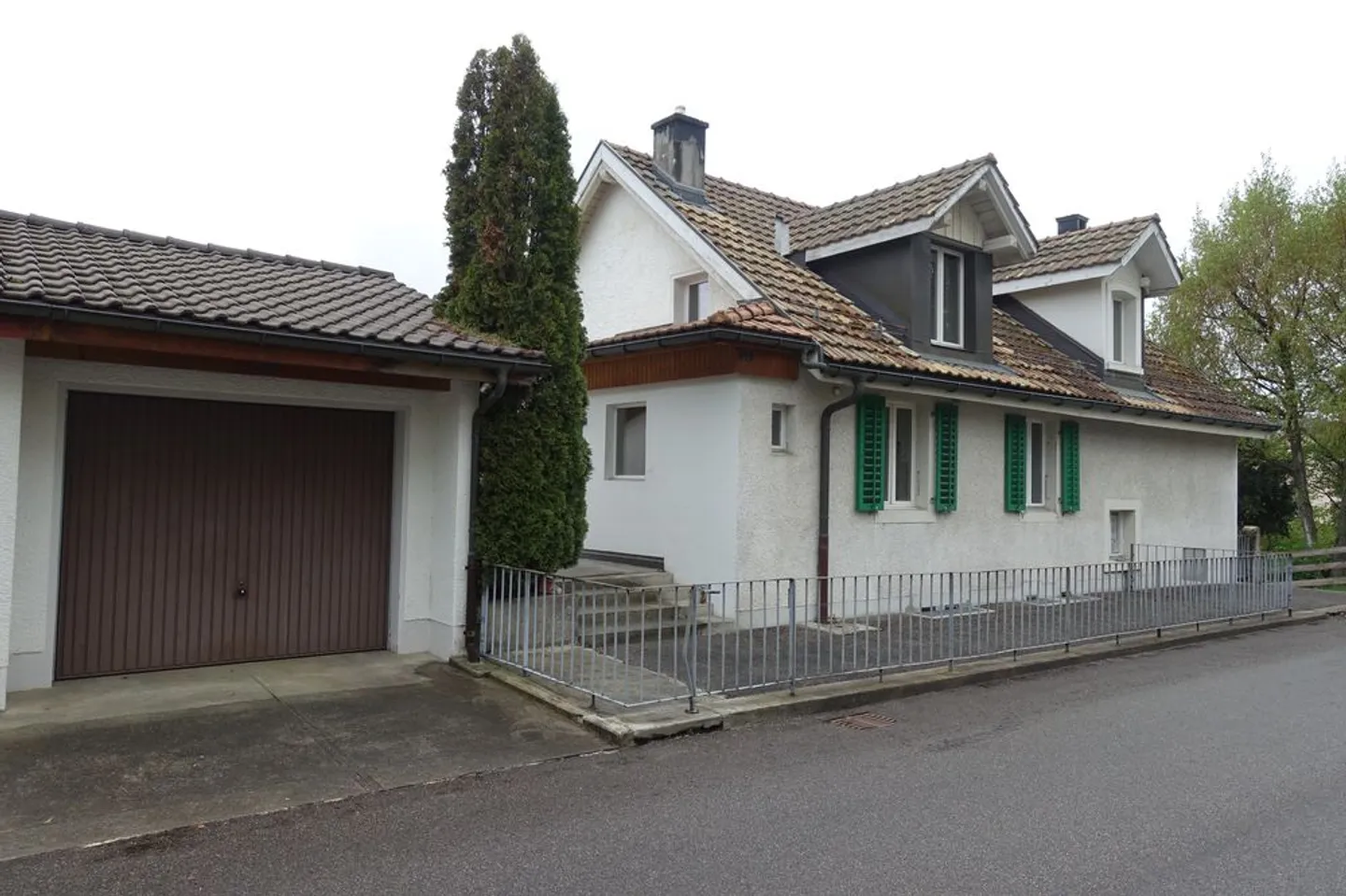Haus 10,5 Zimmer - Foto 2 von 18