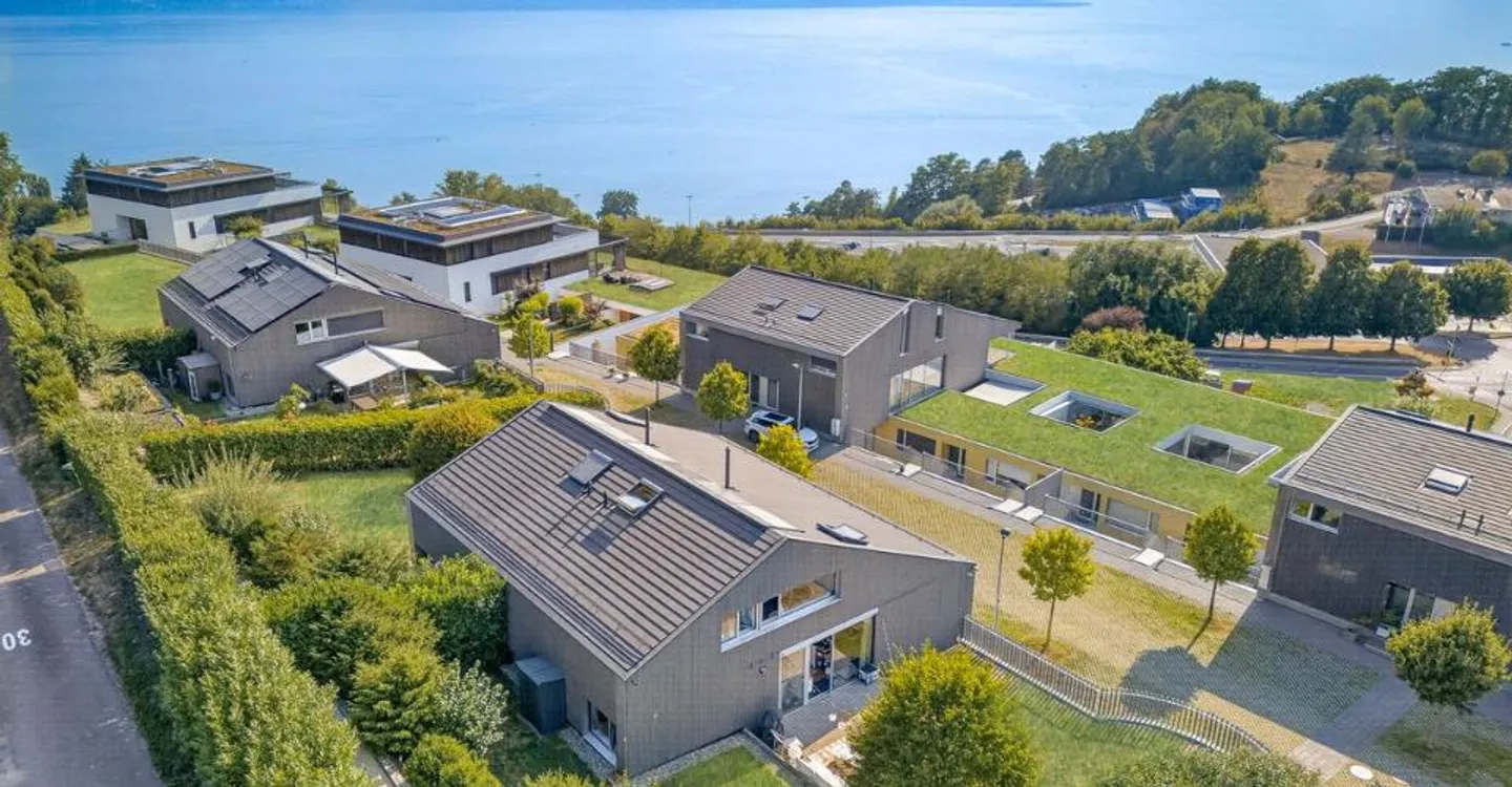 Un joyau contemporain en Lavaux : vue spectaculaire sur le lac et douceur de vivre au quotidien - Photo 2 sur 12