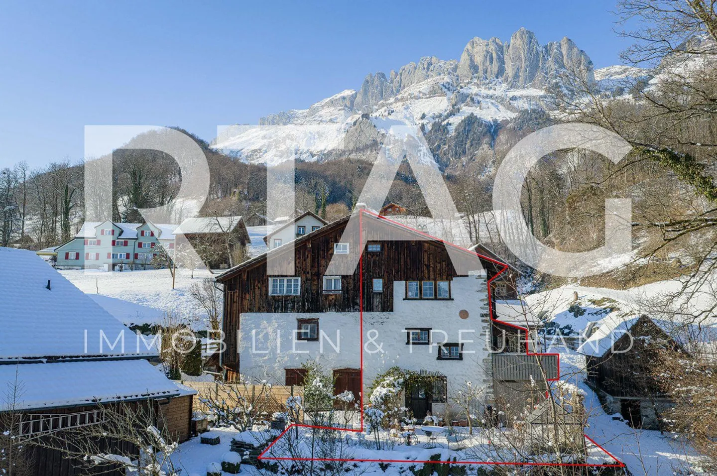 Wohnhaus - Foto 1 von 11