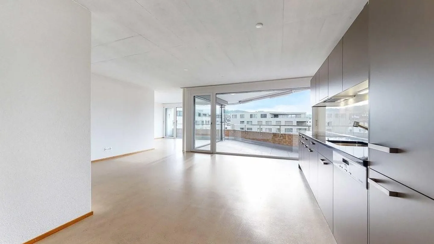 Modern apartment in a quiet yet central location - Photo 6 of 12