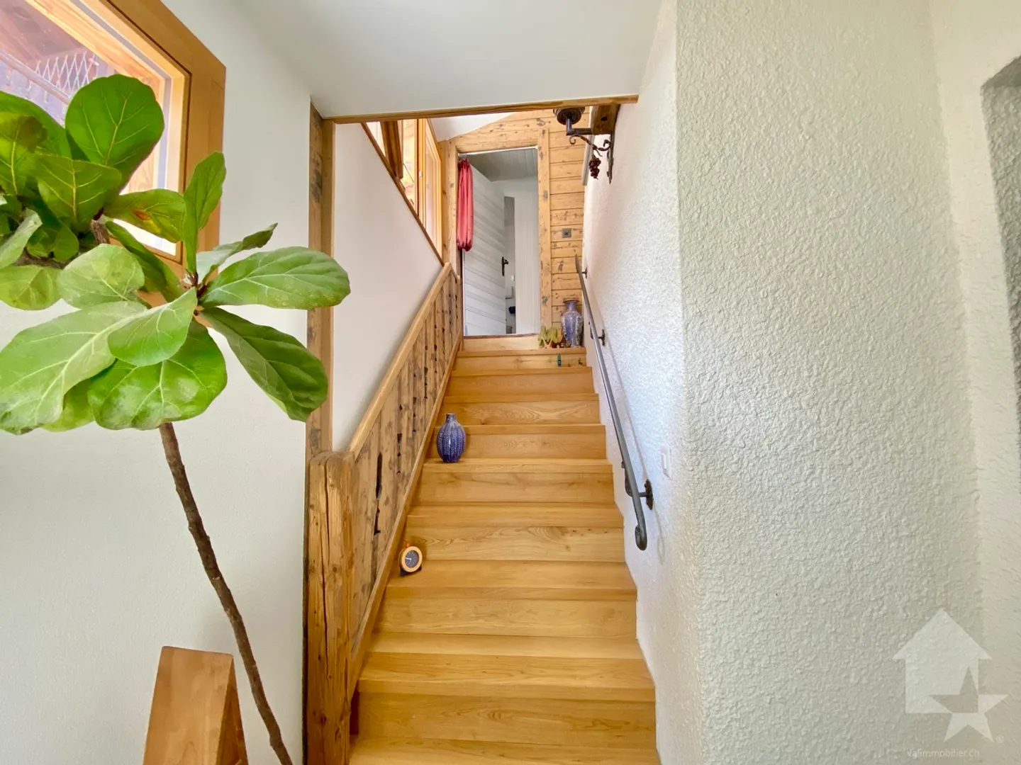 «Maison rénovée de 3 appartements, terrasse, caves, garage et parking» - Photo 3 sur 13