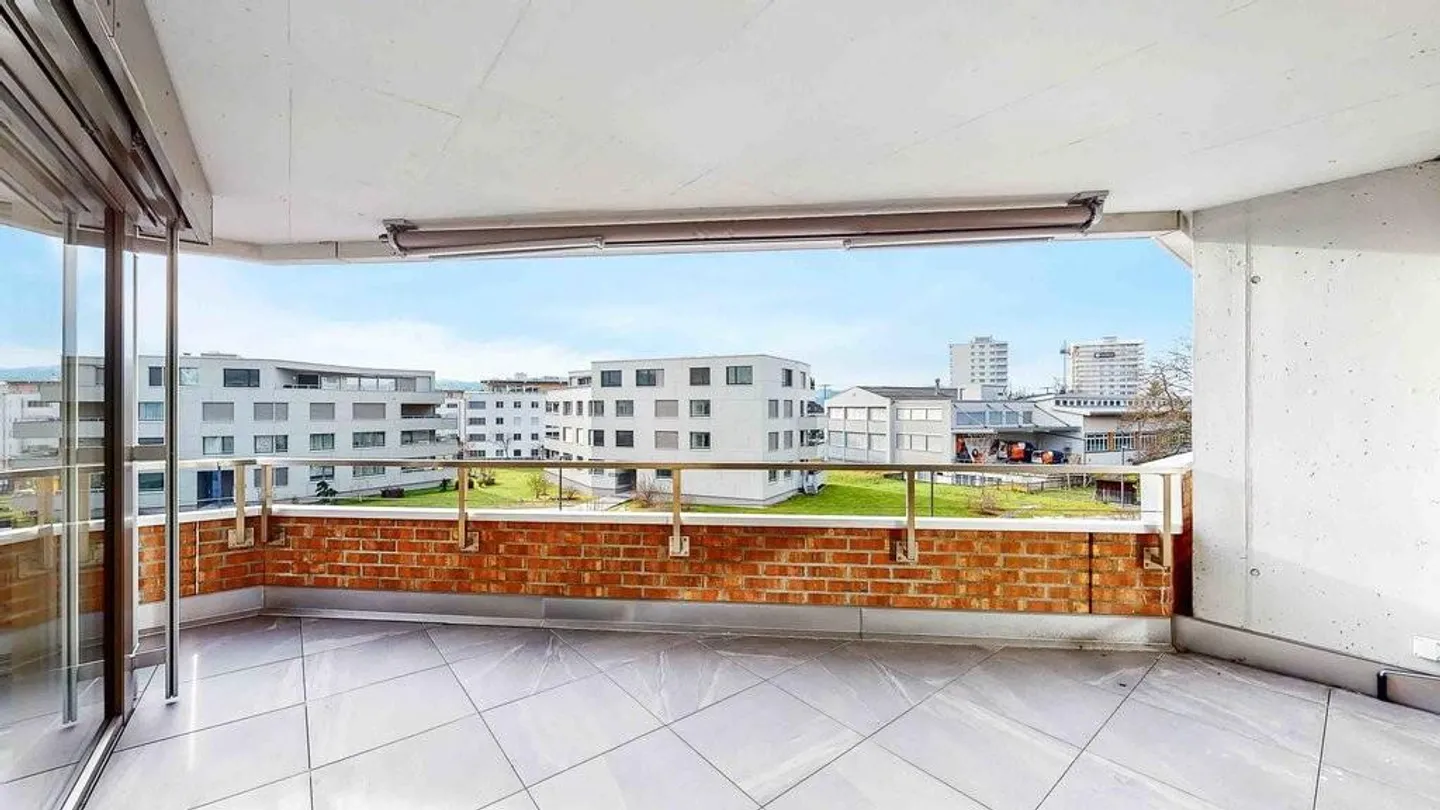 Modern apartment in a quiet yet central location - Photo 11 of 12