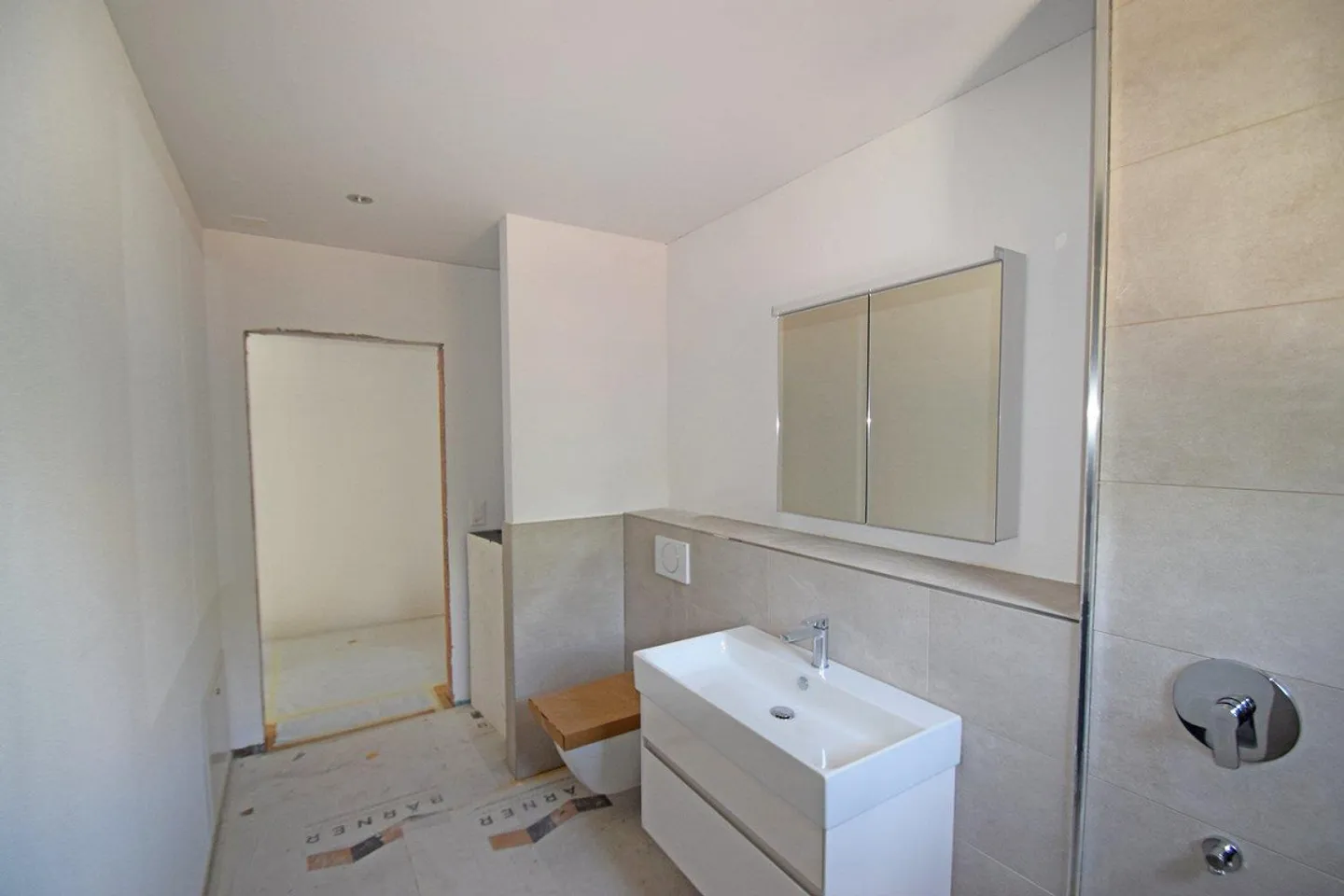 Première occupation : Appartement neuf exclusif de 4,5 pièces avec grande terrasse ... - Photo 8 sur 13