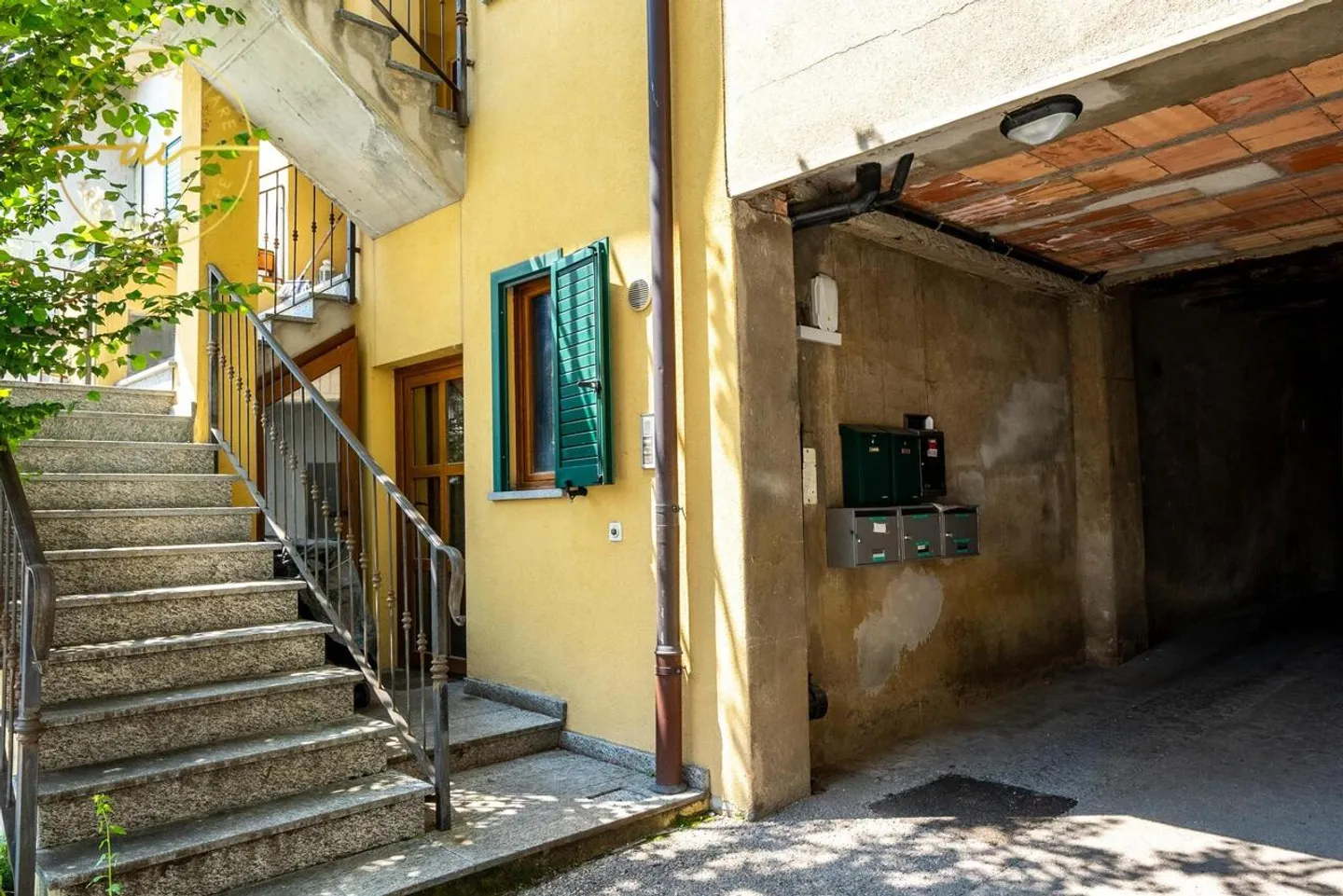 CASA PLURIFAMILIARE CON 3 APPARTAMENTI IN VENDITA - Foto 4 di 13