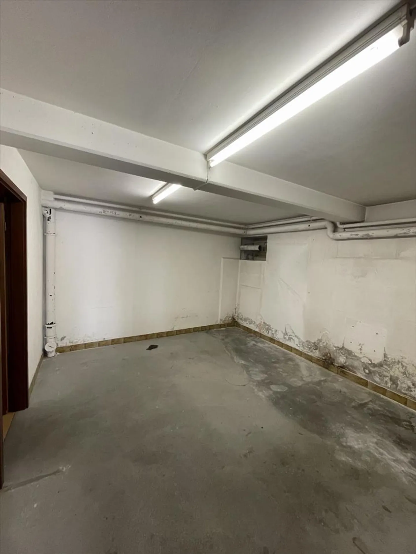 Spazio commerciale di 3 stanze - Foto 8 di 10