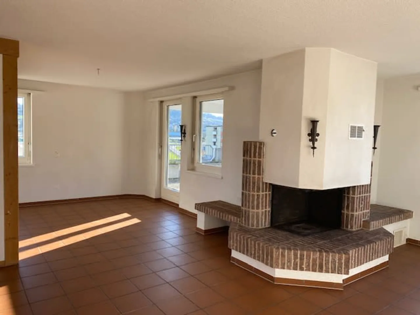 Nature-friendly attic apartment with good transport connections - Photo 8 of 18