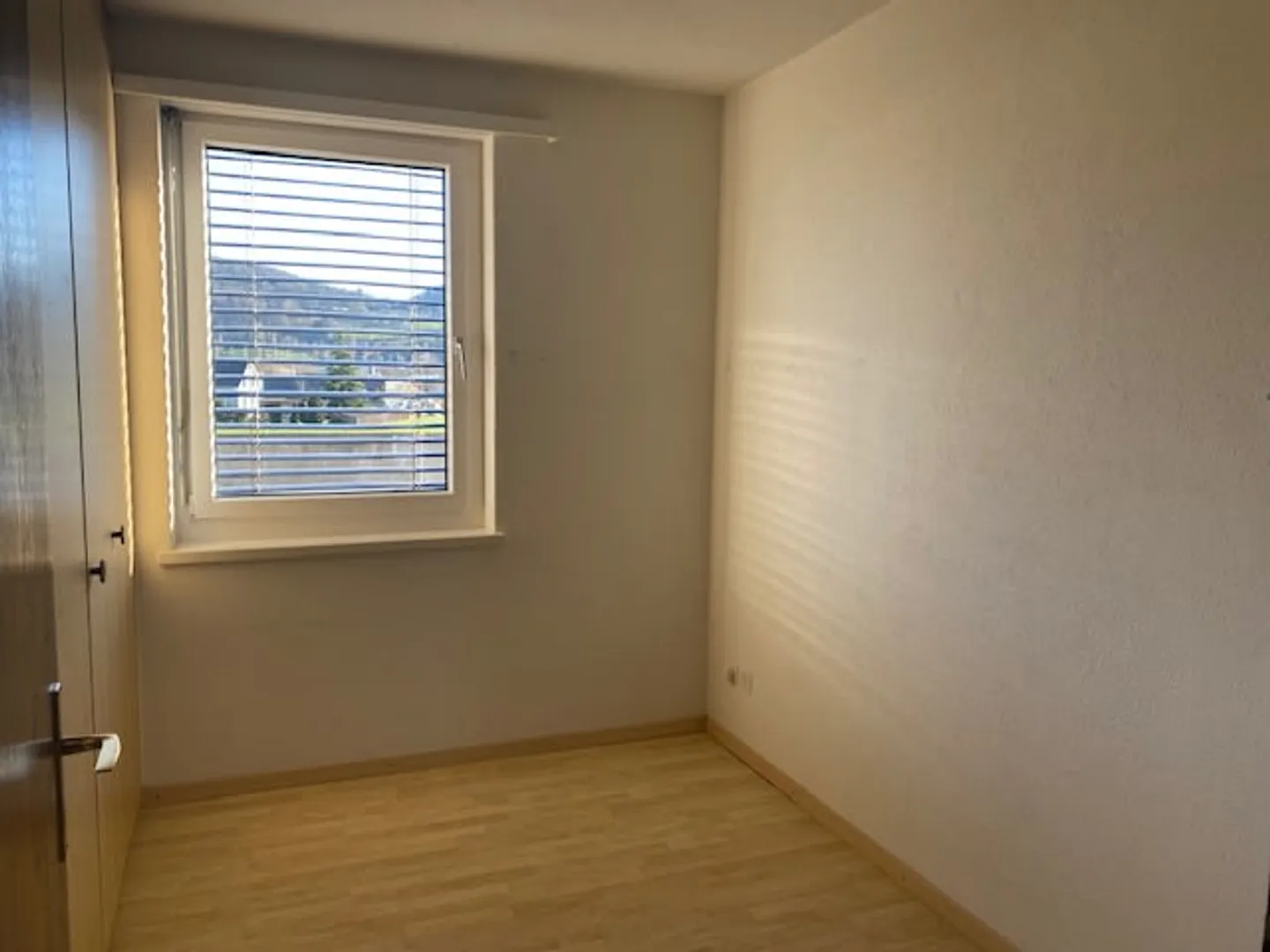 Nature-friendly attic apartment with good transport connections - Photo 13 of 18