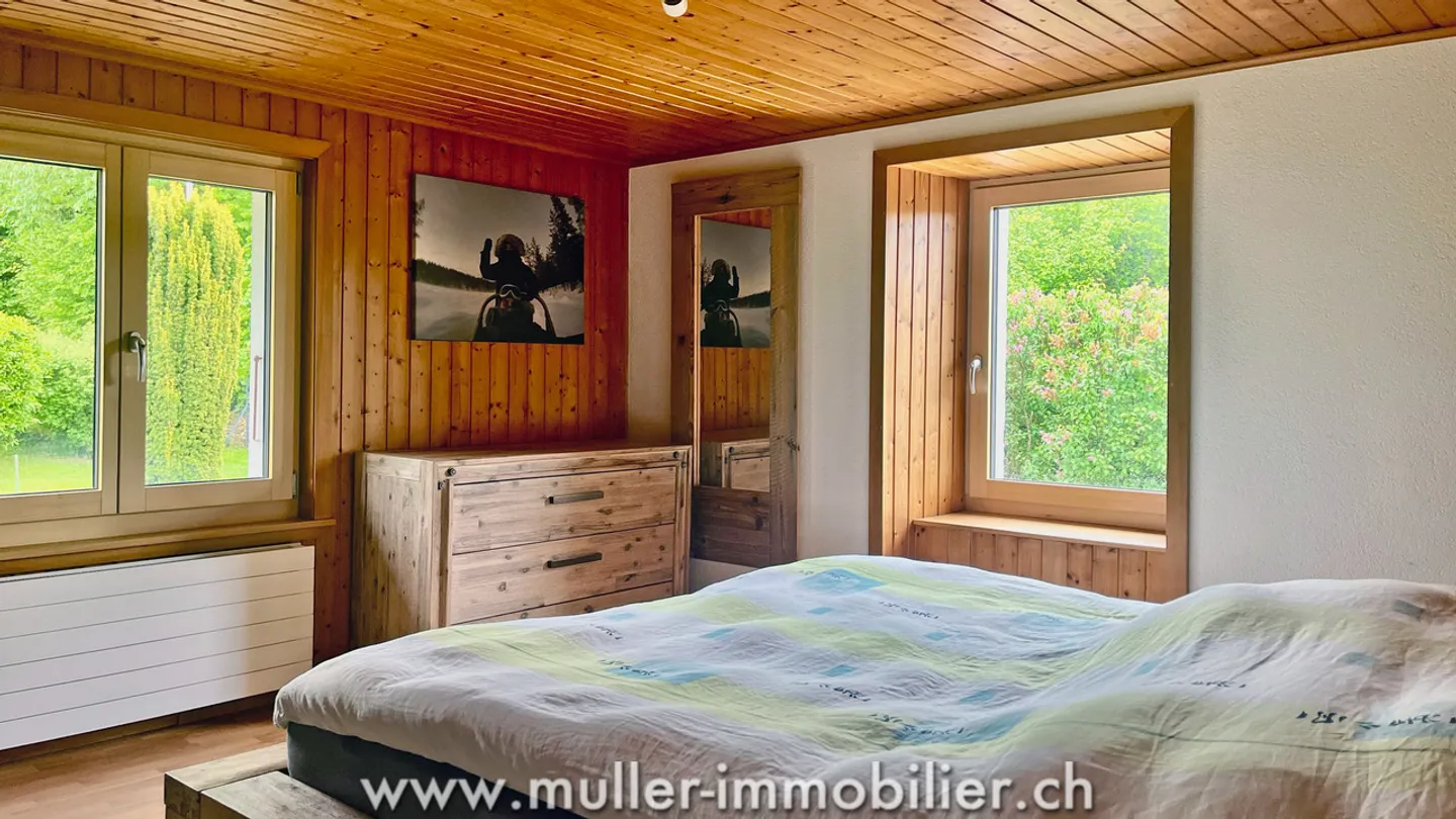 Casa di villaggio autentica con 5,5 stanze in un'oasi verde di 1'884 m2 - Foto 9 di 13
