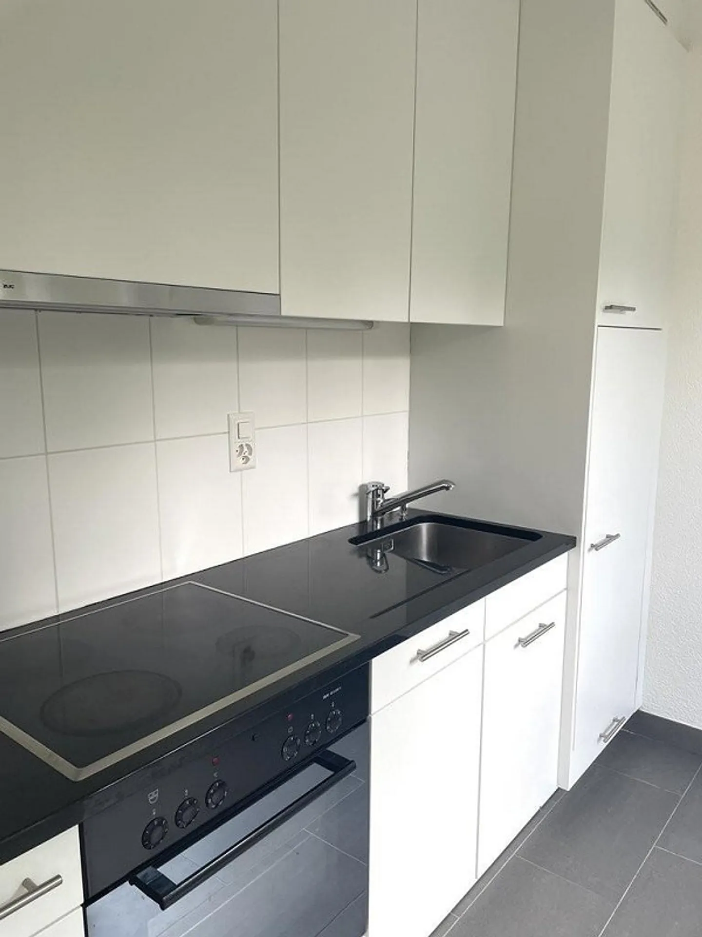 Appartement 2.5 pièces rénové - Photo 3 sur 8