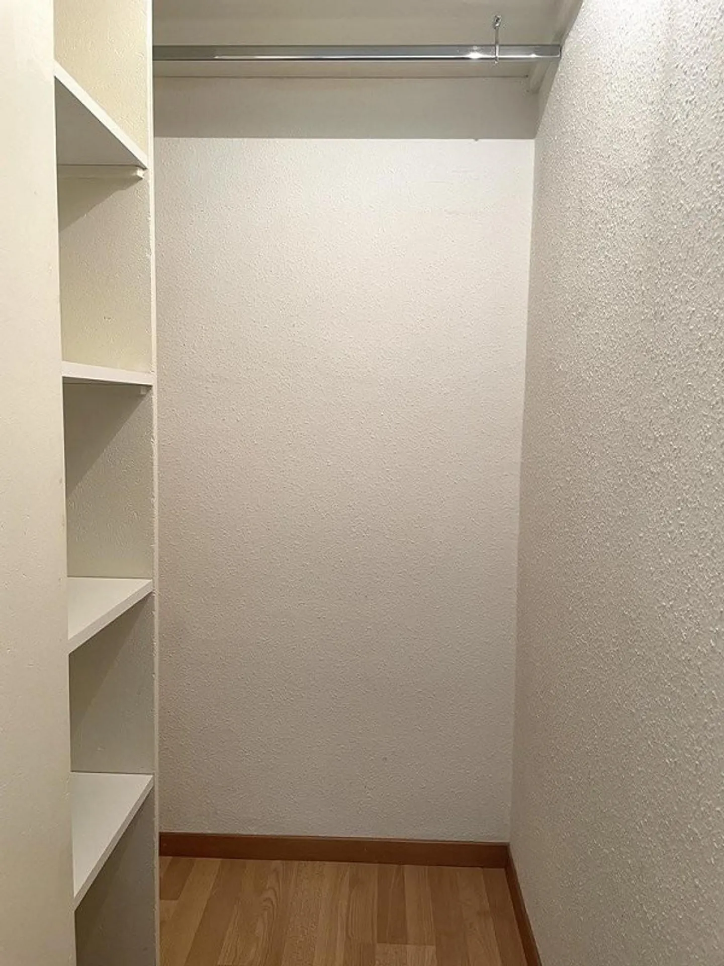 Appartement 2.5 pièces rénové - Photo 8 sur 8