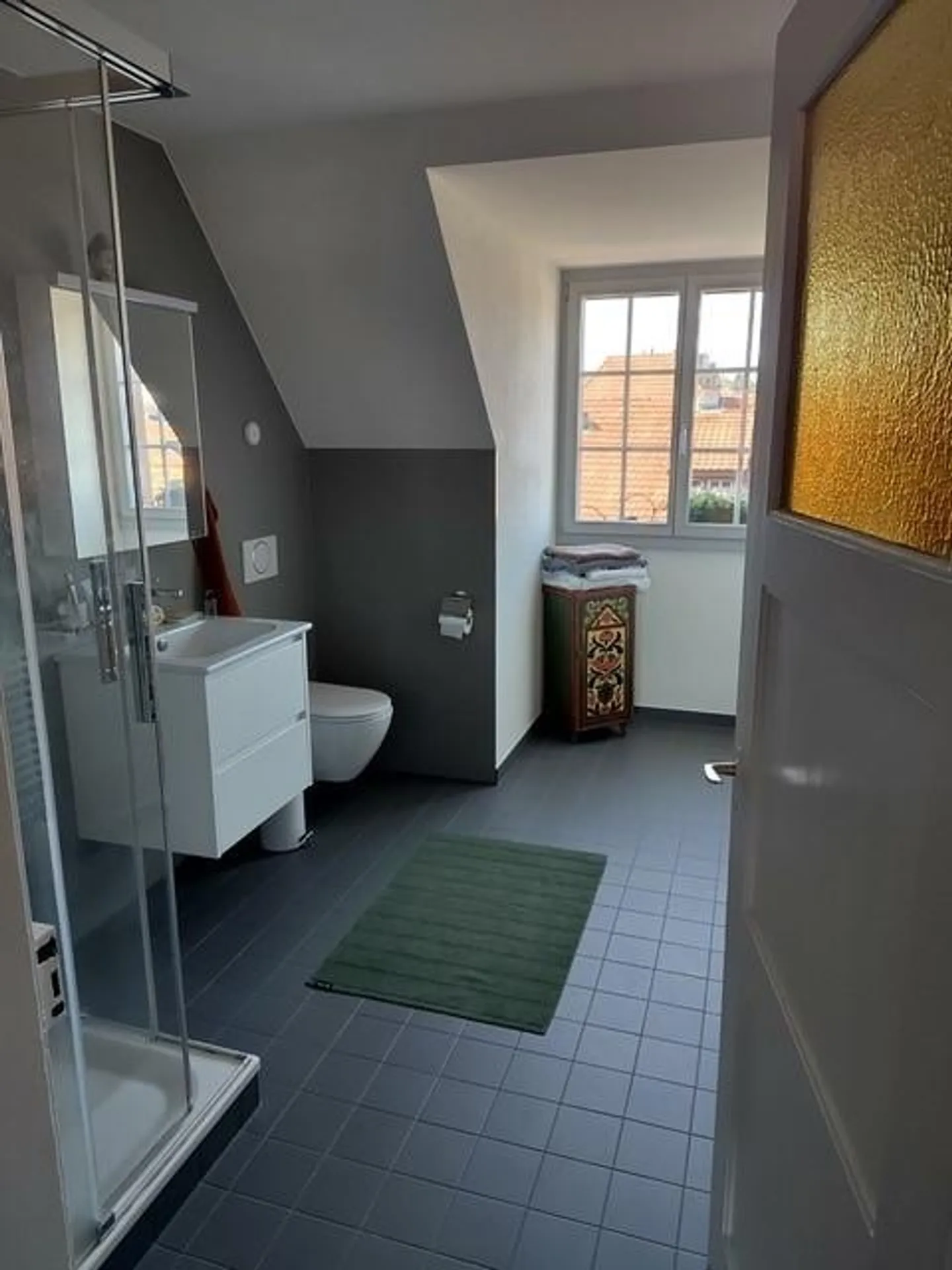 Appartement sous les toits moderne dans un endroit calme à Berne - Photo 4 sur 8