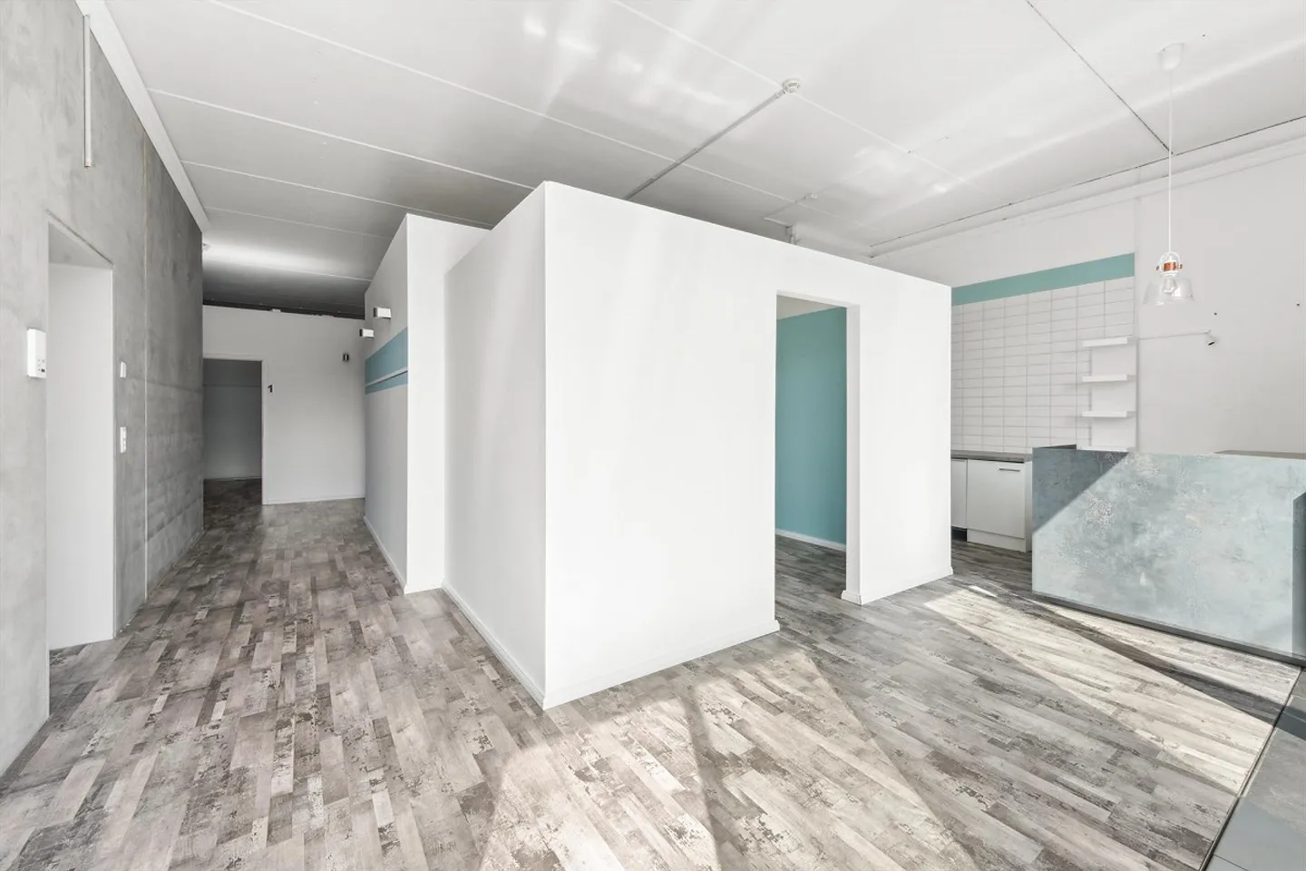 ausgebaute Gewerbefläche / Büro per sofort - Foto 1 von 13