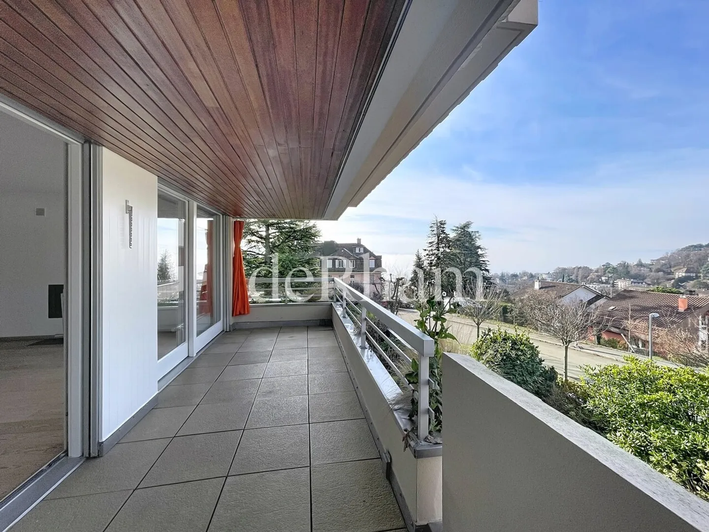 Stunning 4.5-room apartment with beautiful lake view! - Photo 3 of 12