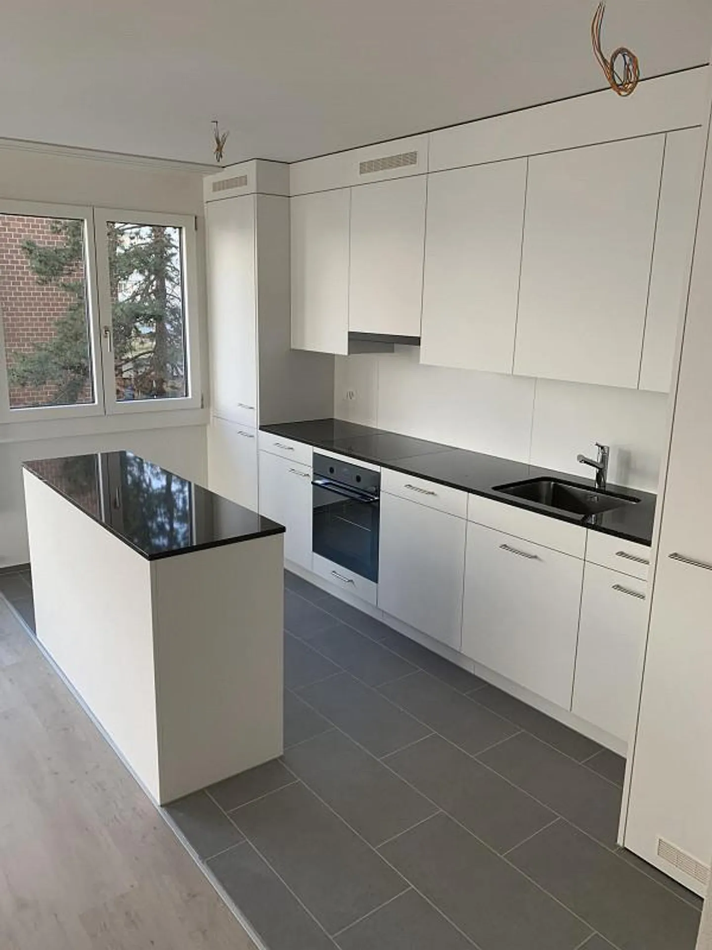 Newly renovated 3.5 room apartment in the St. Johann district - Photo 1 of 9