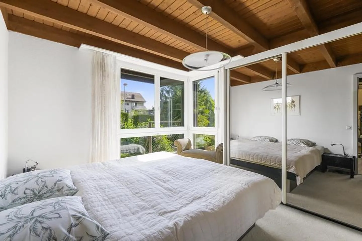 Casa unifamiliare esclusiva con piscina, giardino e posizione privilegiata sul lago di Zurigo - Foto 4 di 8