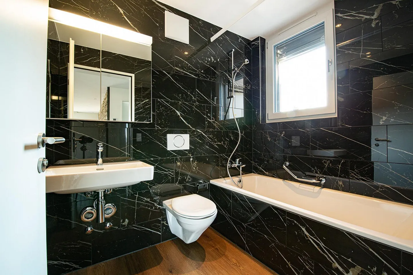 Modernes Apartment Nähe Lange Erlen - Foto 3 von 6