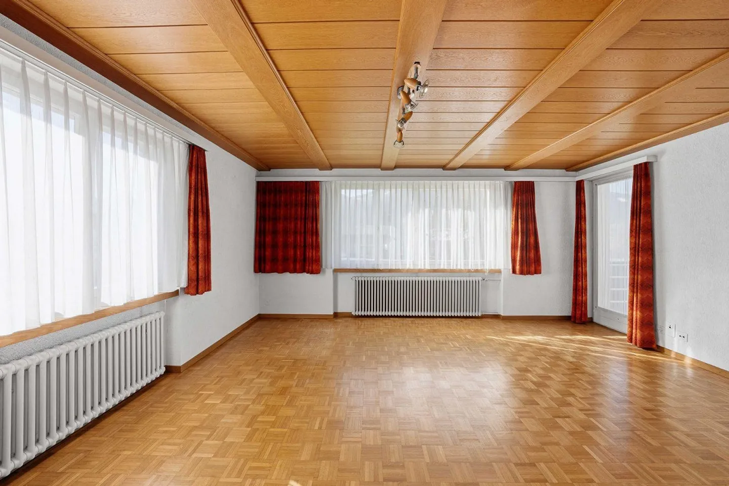 Casa unifamiliare con fienile - Foto 5 di 13