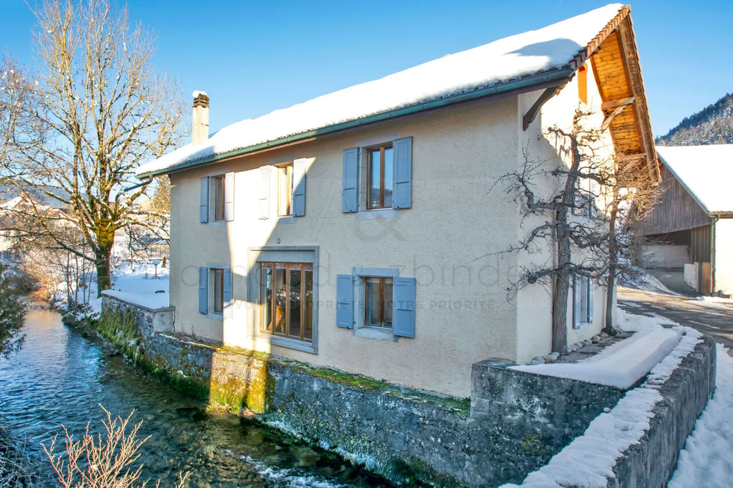 In riva al fiume, a 25 minuti dal lago di Neuchâtel - Foto 1 di 9