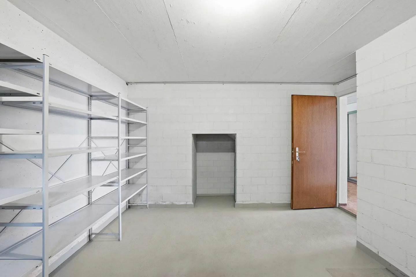 Casa unifamiliare con fienile - Foto 8 di 13