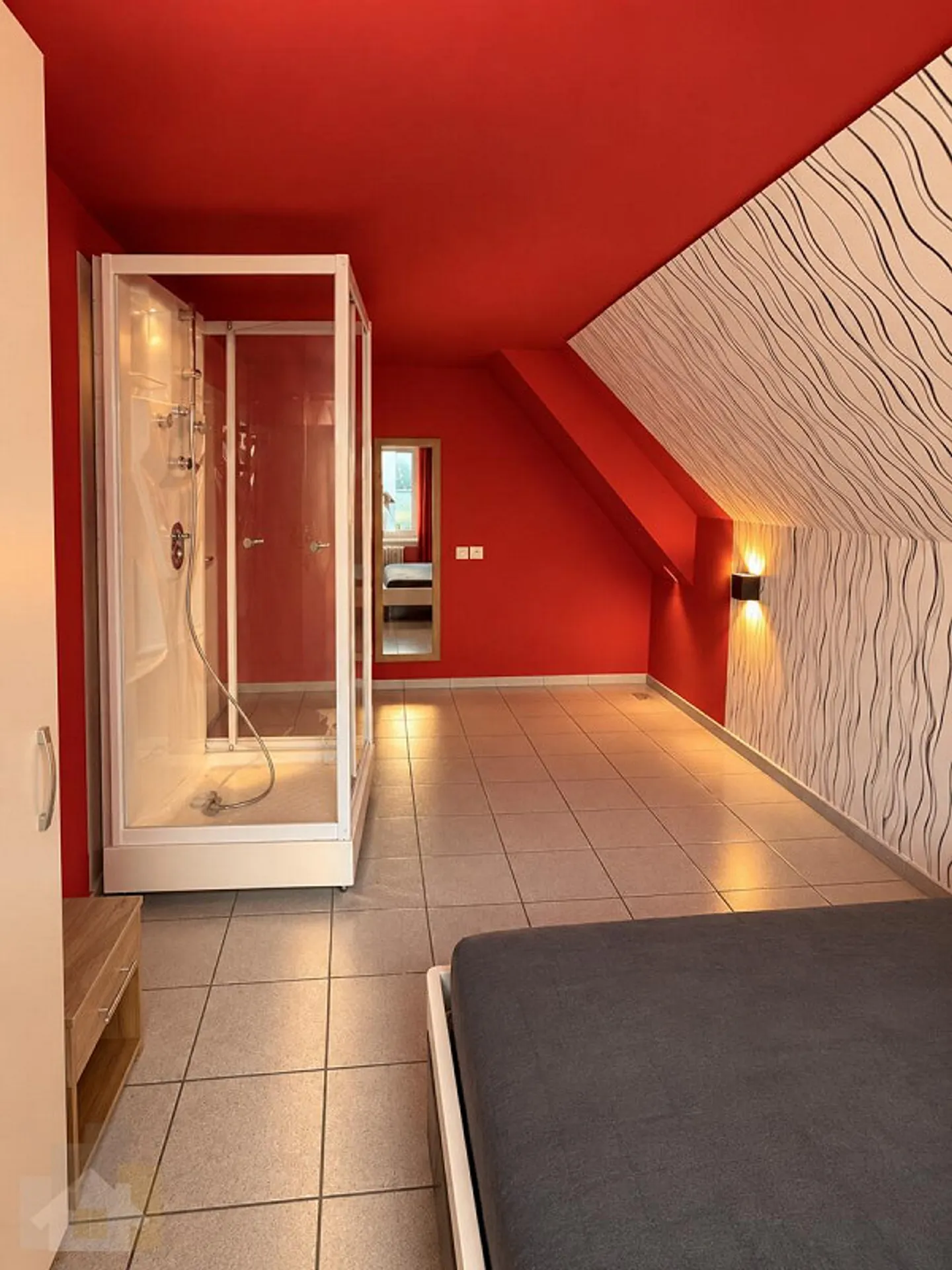 Attractive Contact Bar with 6 Rooms – Property with Furniture Takeover - Photo 20 of 25