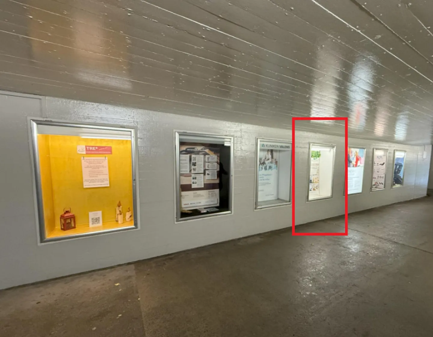 Vitrine am Bahnhof Bad Ragaz zu vermieten - Foto 1 von 2